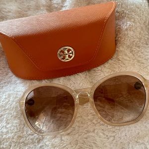 Tory Burch round sunglasses with original case